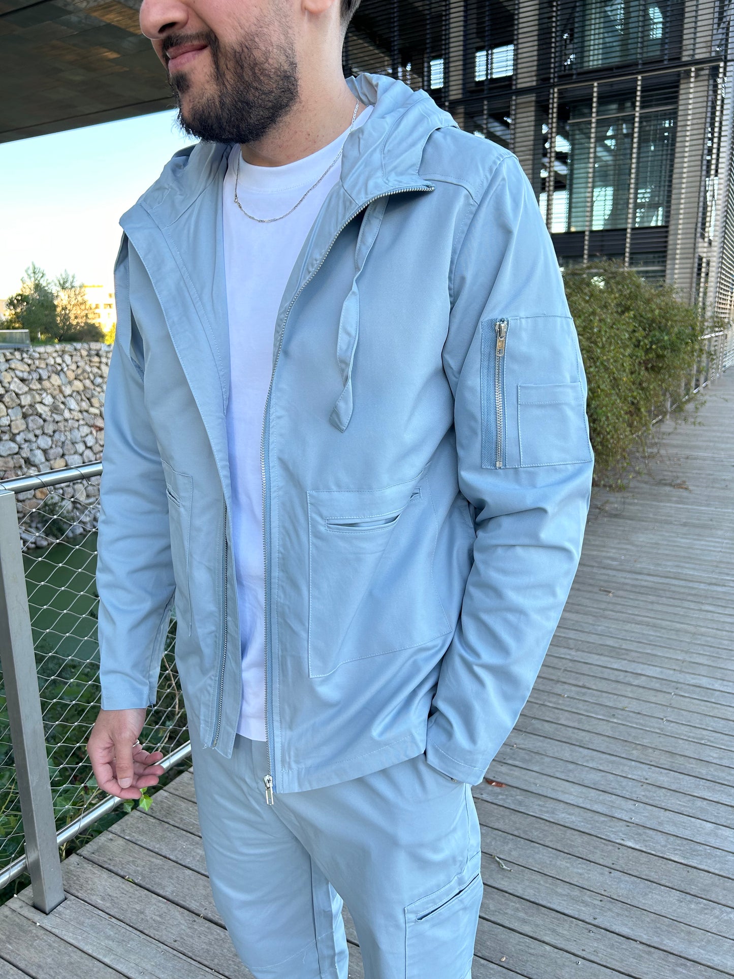 ENSEMBLE ANOTI BLEU